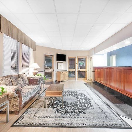 Baymont By Wyndham Paris Motel Kültér fotó