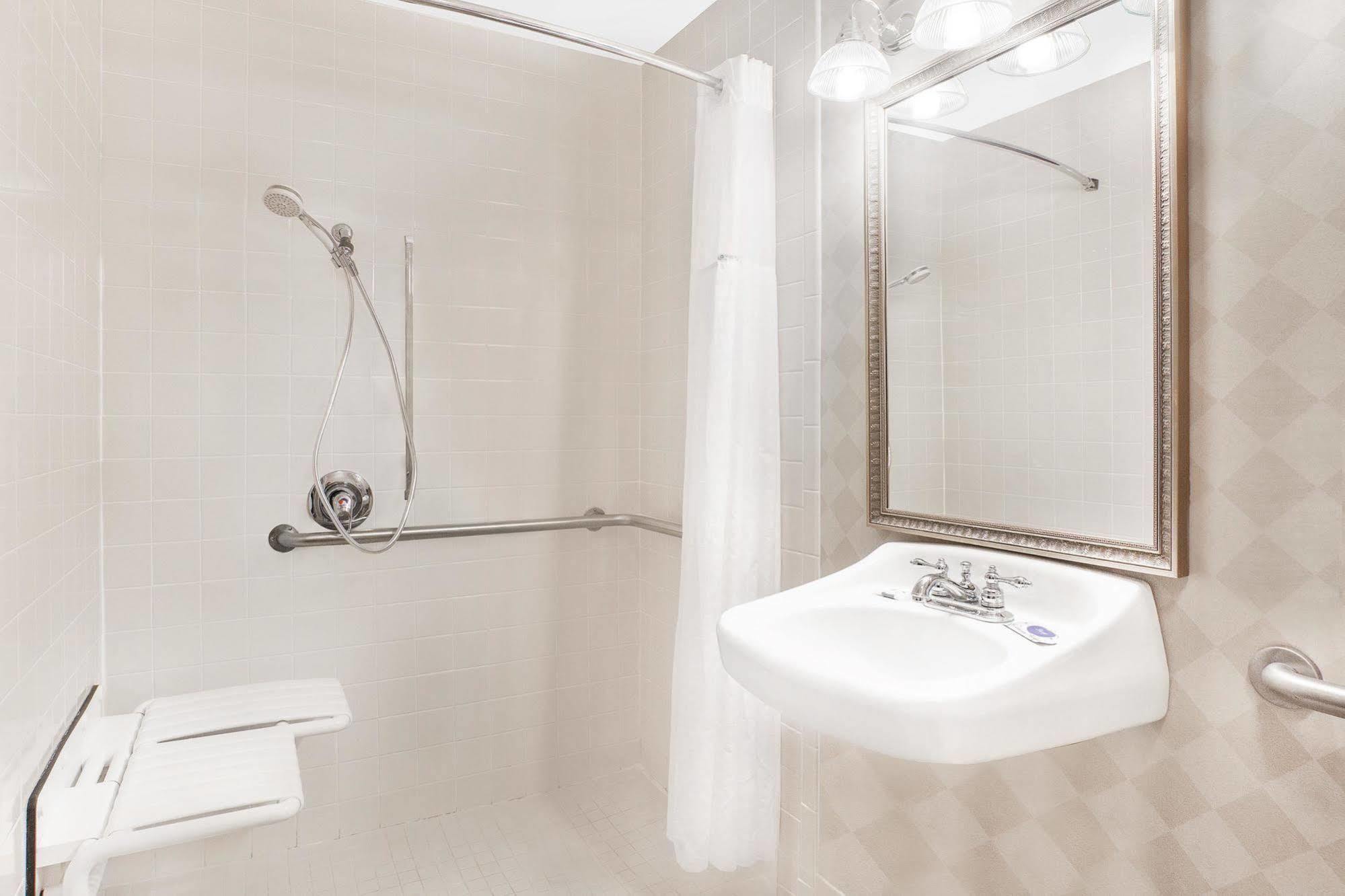 Baymont By Wyndham Paris Motel Kültér fotó