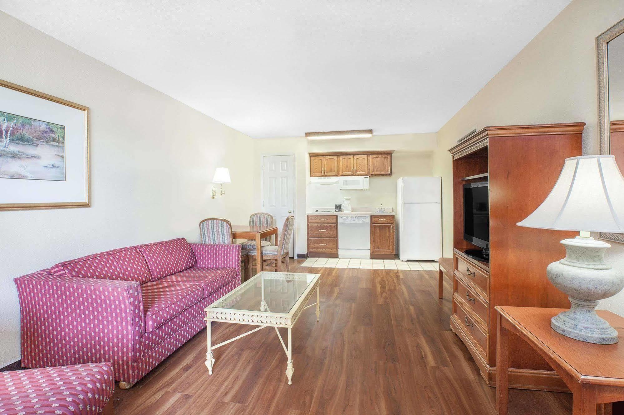 Baymont By Wyndham Paris Motel Kültér fotó
