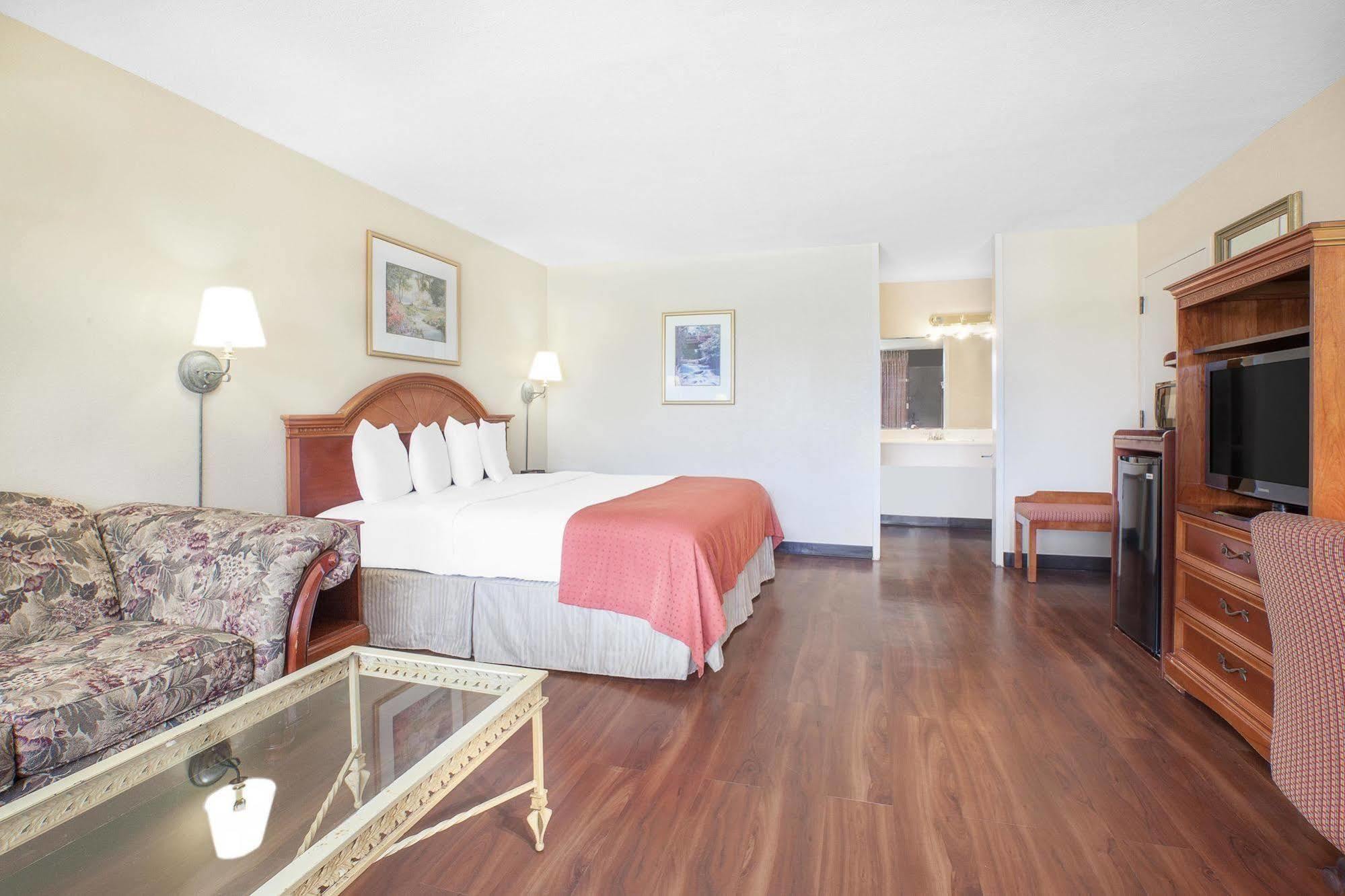 Baymont By Wyndham Paris Motel Kültér fotó